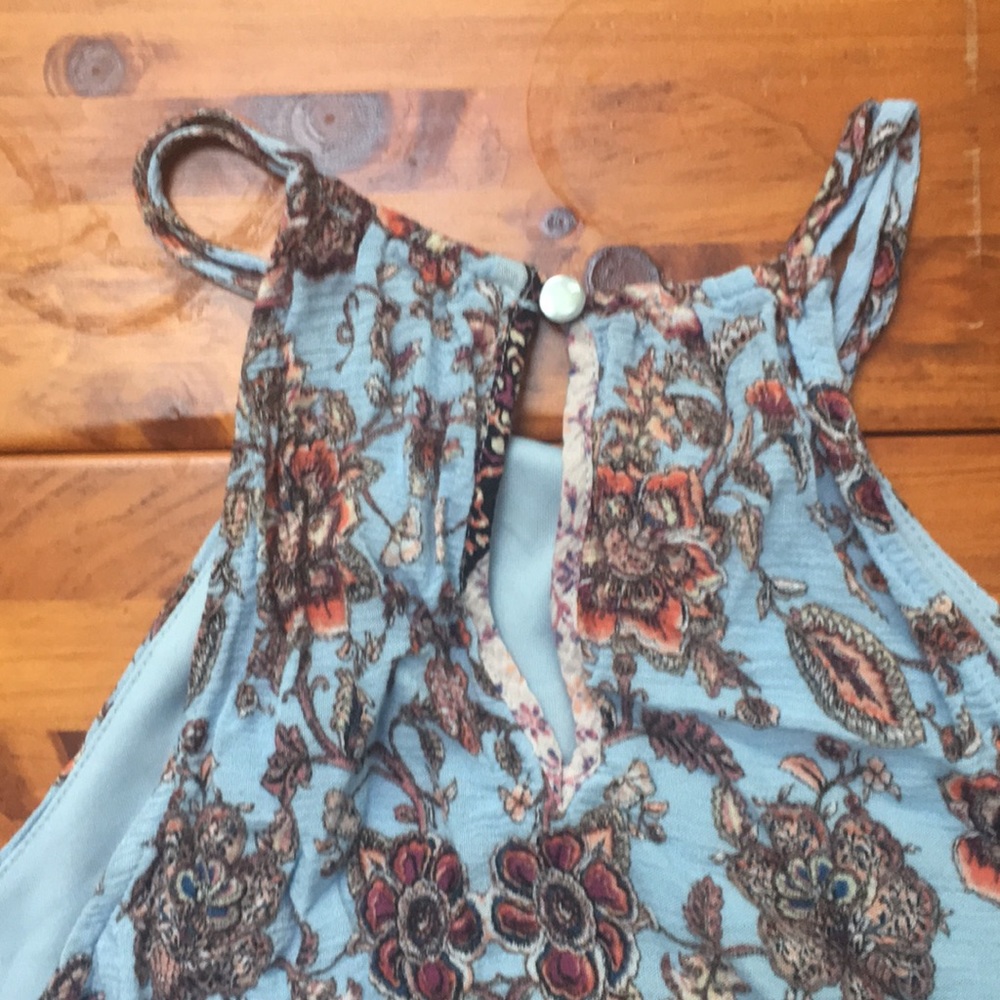 Adorable top! - Picture 3 of 4
